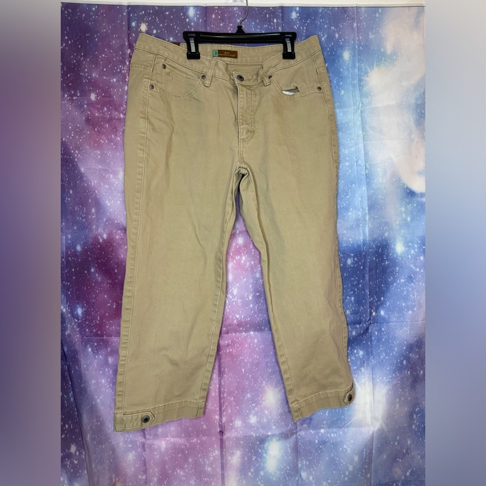 Aura from wrangler shirt rise petite pants 🛍